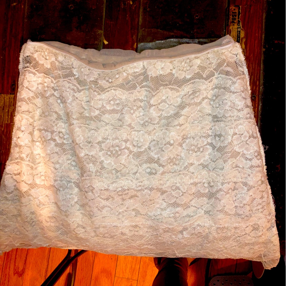 Brandy Melville xs lace skirt